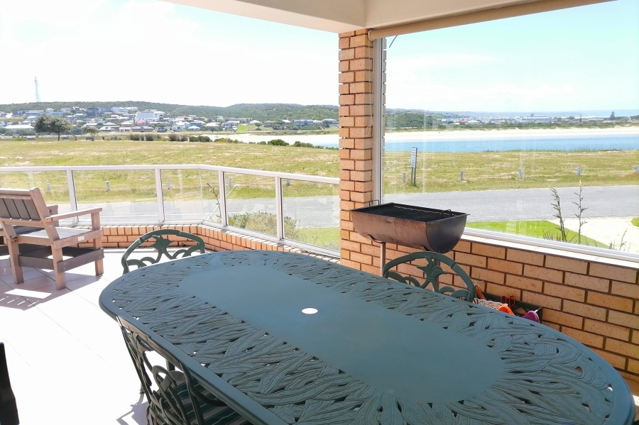 2 Bedroom Property for Sale in Stilbaai Wes Western Cape